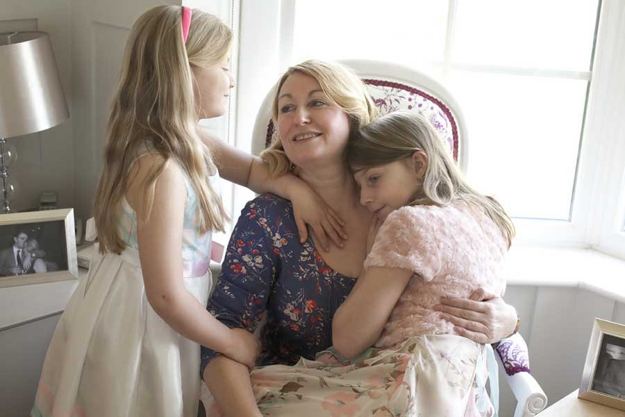 JULIE WITH DAUGHTERS - Mothers and Daughters project