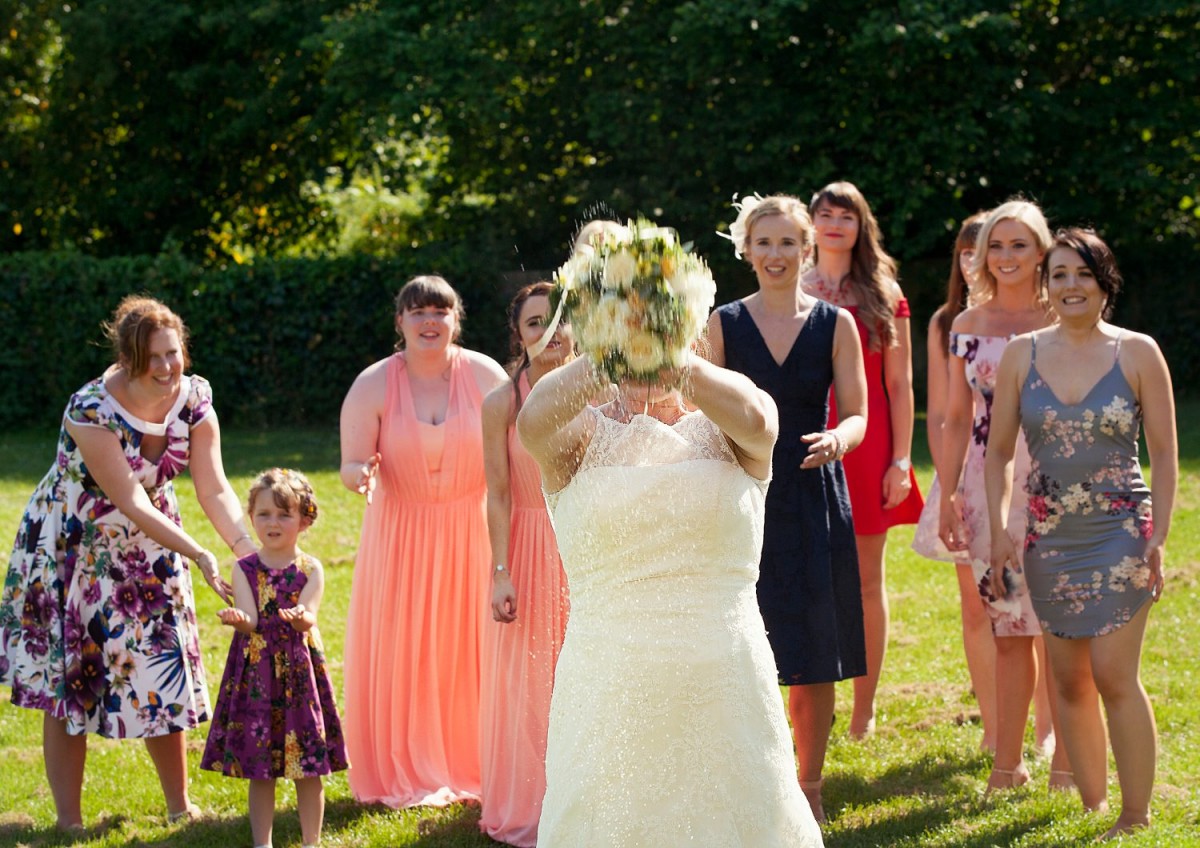 throwing bouquet