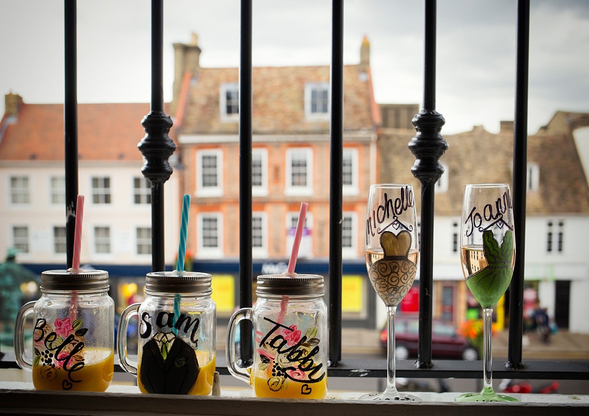 wiev from Golden Lion Hotel window for Market Squere in St Ives