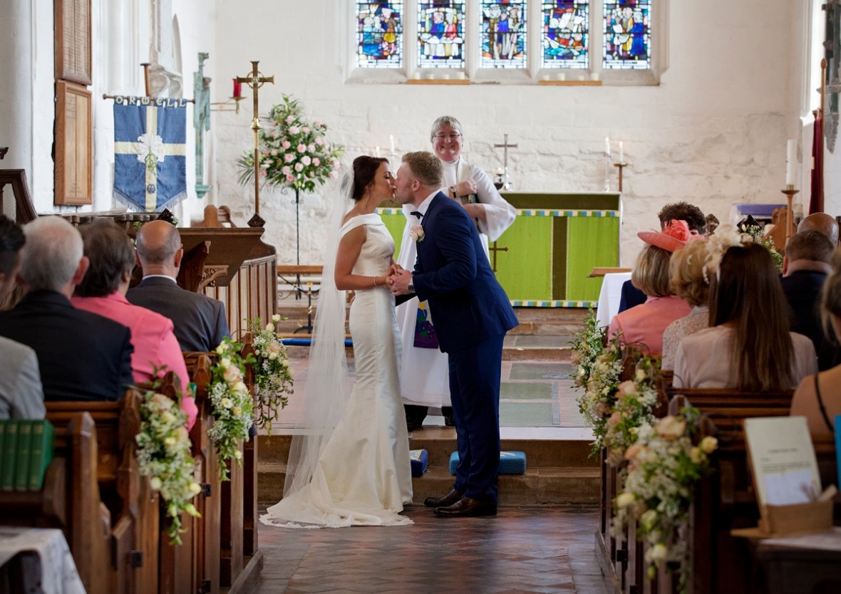 wedding kiss